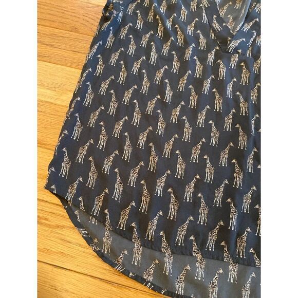 H&M women's sheer giraffe printed v-neck short sleeve loose blouse size 8 - Picture 2 of 8